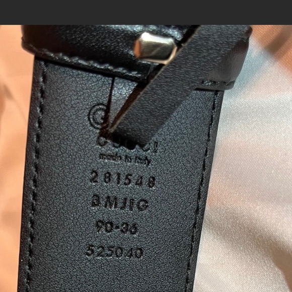Womens Embossed GG Gucci belt - Picture 6 of 9